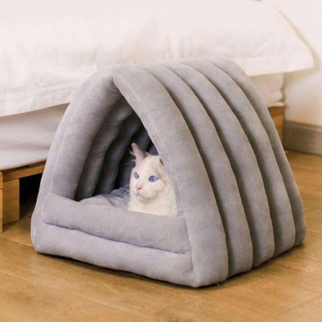 Covered Warming Cave Pet Bed
