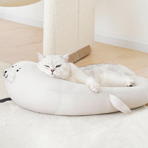 Cute Seal Pet Bed